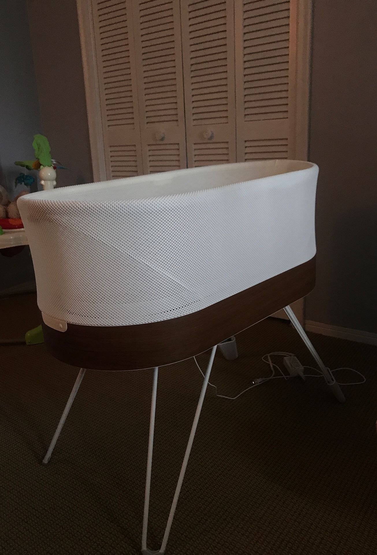 SNOO Happiest Baby Smart Sleeper!!! for Sale in Deerfield