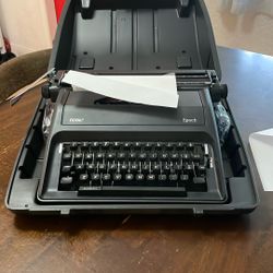 Typewriter - Black Royal Epoch 