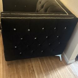 Glamorous Black Tufted Couch with Crystal Detailing – Good  Condition