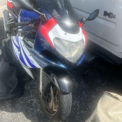 2003 Suzuki GSXR 600 total rebuild I know I help supply the parts