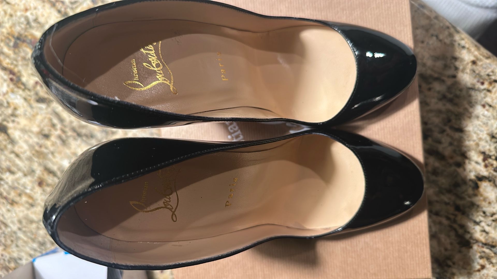 Christian Louboutin (Fifille 100 Patent)