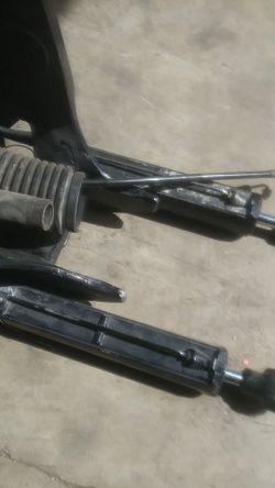 Omc trim rams for outdrive great cond.