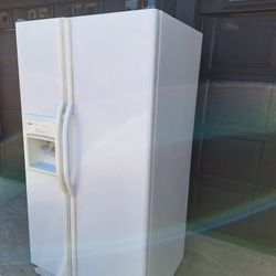 Kenmore Refrigerator 
