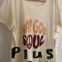 #46 NWT Ladies Plus Size 2xl LuLaRoe Cream Color Tshirt 