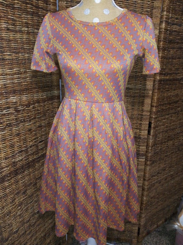 Womens LuLaRoe Amelia Dress w Pockets Pattern Size-S