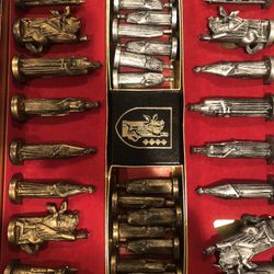 CONQUEROR SCULPTURED CHESS