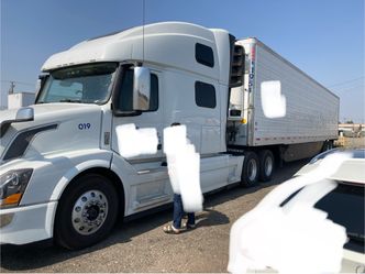 Volvo VNL 780, white, great condition
