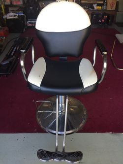 Barber/Salon Chair