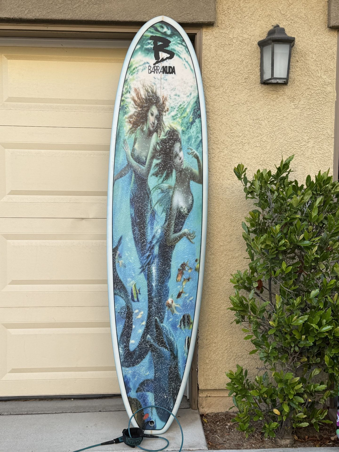 New, Only Used Once 7’ 4” Mermaid design short long Surfboard