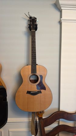 Guitarra. Taylor good