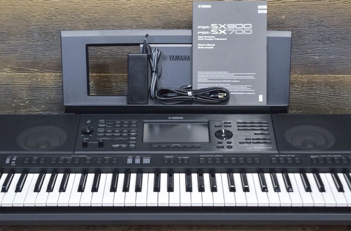 Yamaha PSR-SX900 Digital Workstation 61-Key Organ Initial Touch Digital Keyboard