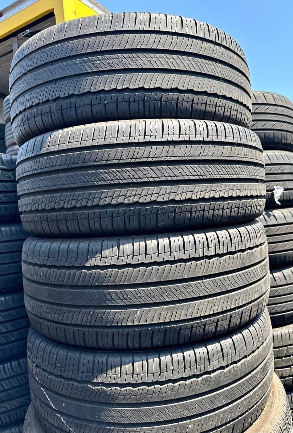 235 45 18 Michelín Tires Con 80% De Vida Las 4