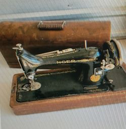 Vintage Singer Sewing Machine