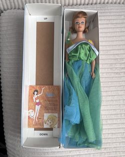 Vintage Midge #860 Box Minty (Titian)