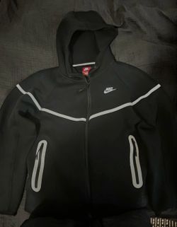 Black nike tech