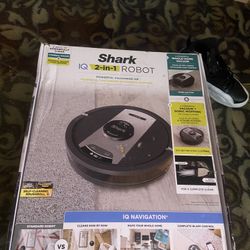 Shark IQ 2 In 1 Robot