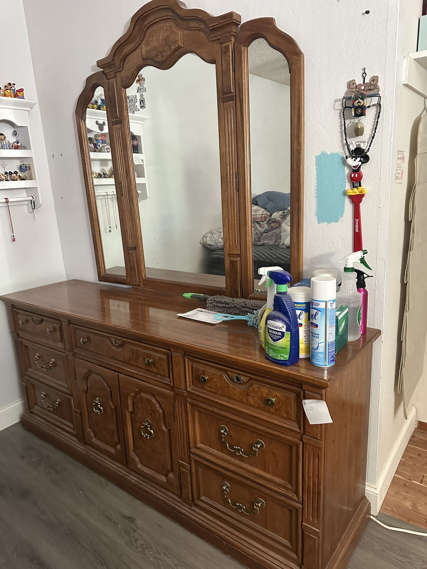 Dresser