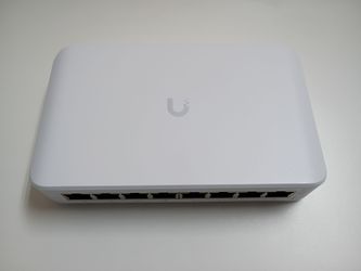 Unifi 8 port / 4 POE Switch