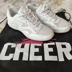 Cheer shoes 👟 