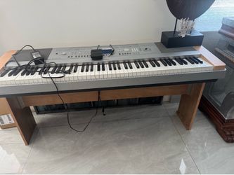Portable Digital Grand Piano Yamaha DGX 640