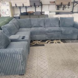 New Sectional Couch with USB Console and Cup Holders! Free Delivery 🚚!