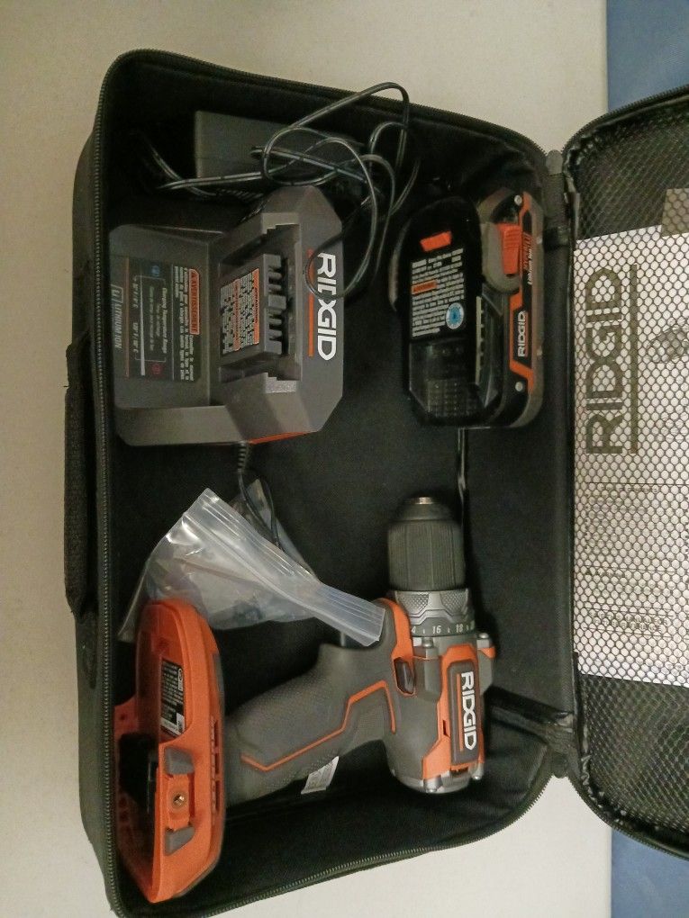 Ridgid 18 Volt Subcompact Drill Kit