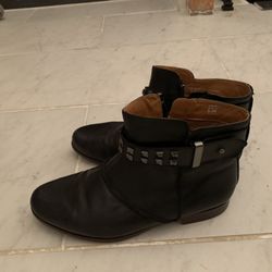 Earthies Black Leather Booties ,Size 6.5