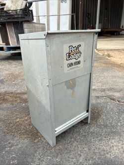 Dog food dispenser