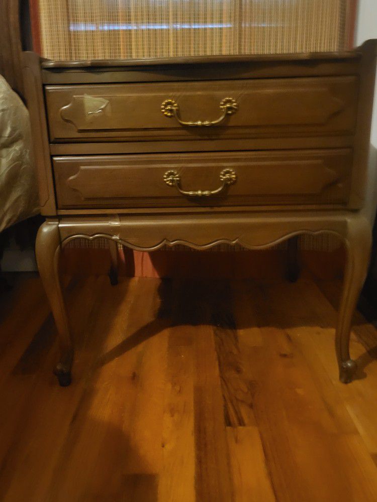 Pair Of Victorian Night Stand Table Early American