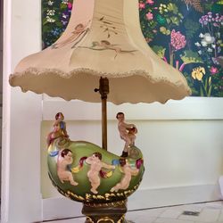 Vintage Porcelain Lamp. 