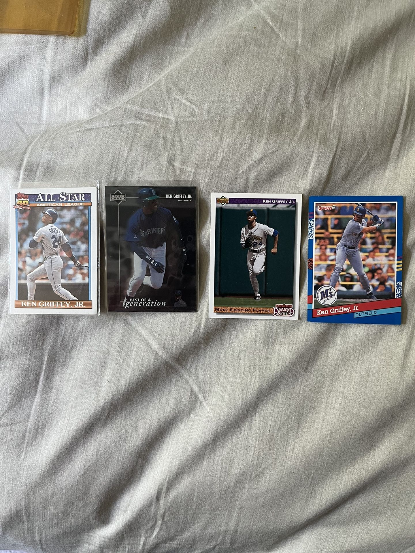 Ken Griffey, JR. Baseball Cards Ungraded In MINT Cond
