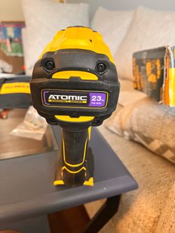 DEWALT ATOMIC 20V Cordless Pin Nailer