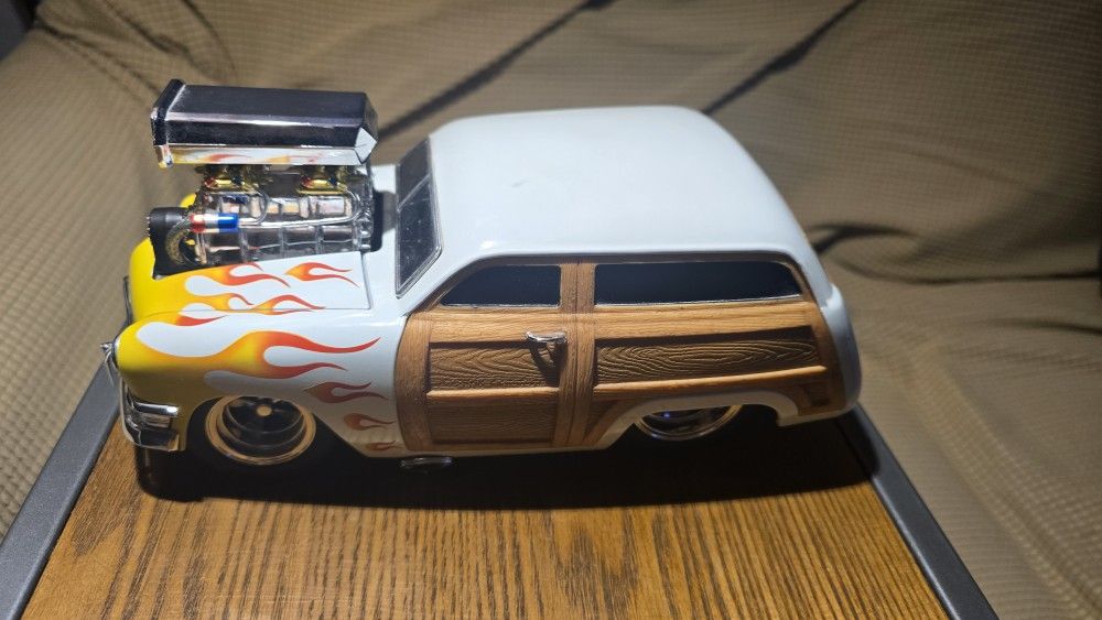 DIECAST '50 FORD WOODY