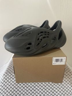 Adidas Yeezy Foam Runners Carbon Size 10, 11