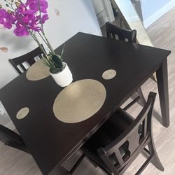 Dinning Table With 4 Chairs