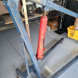 Shop Crane