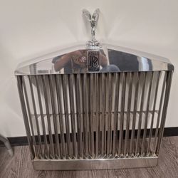Rolls royce grill