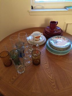 Sets de loza/ Plates/ Vasos de cristal/ Glass cups.