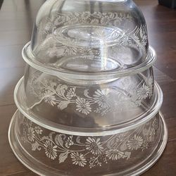 Set of 3 Vintage PYREX Clear Glass Nesting Mixing Bowls White Lace Colonial Mist