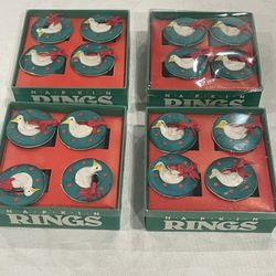 Set Of 16 1970s-80s Vintage duck wreath Christmas Cloth napkin rings