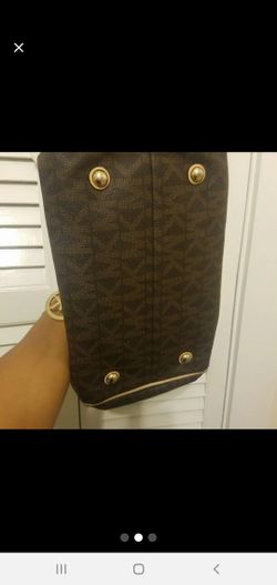 Mk purse needs cleaning inside