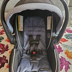 Graco Infant Carseat 