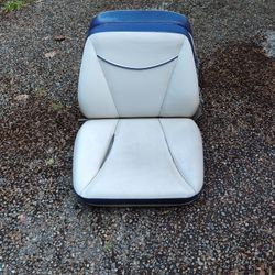 Driver Seat from Bayliner Discovery 215