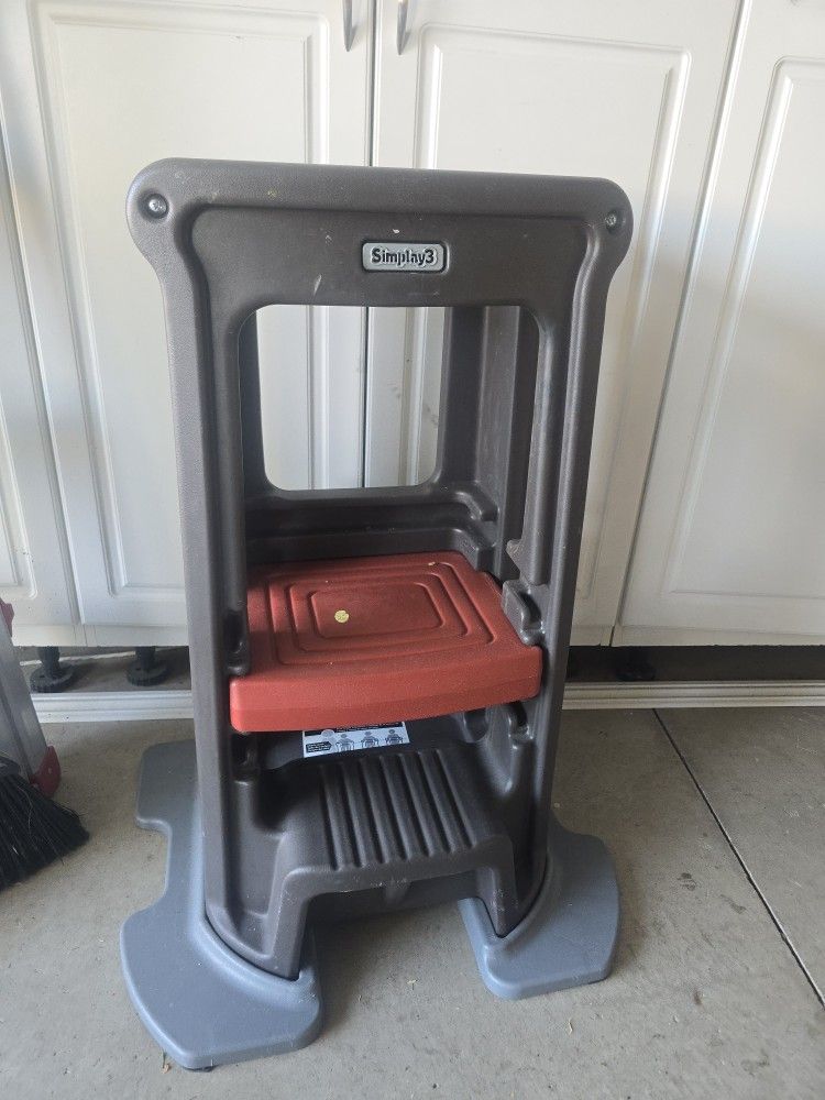 Simplay 3 Toddler Tower Step Stool
