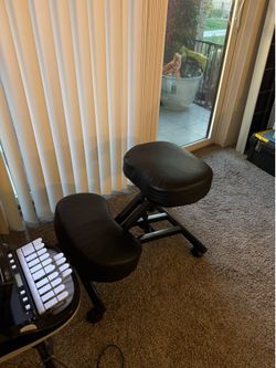 Kneeling ergonomic chair
