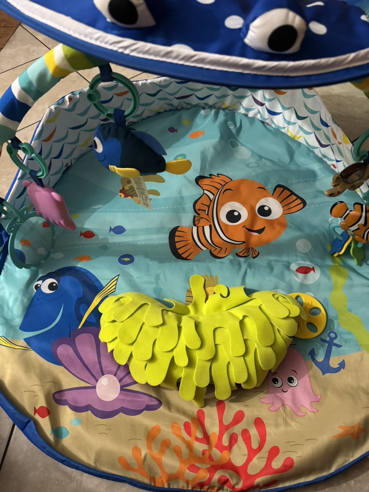 Disney Mr. Ray Ocean Lights/Nemo Tummy Time Activity