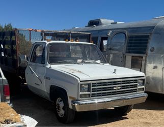 1989 Chevy diesel Dump Truck not parts