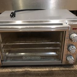 Black + Decker Clean Toaster Oven In Great Working Condition 