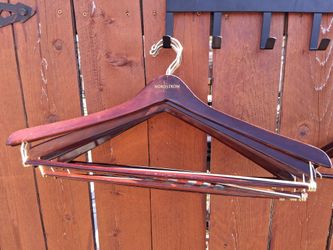 Vintage Wooden Hangers/Perchas de Madera Antigüos