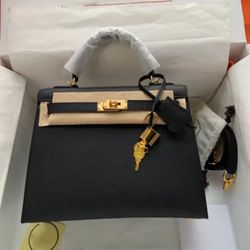 Fashionable Designer Women’s Bag